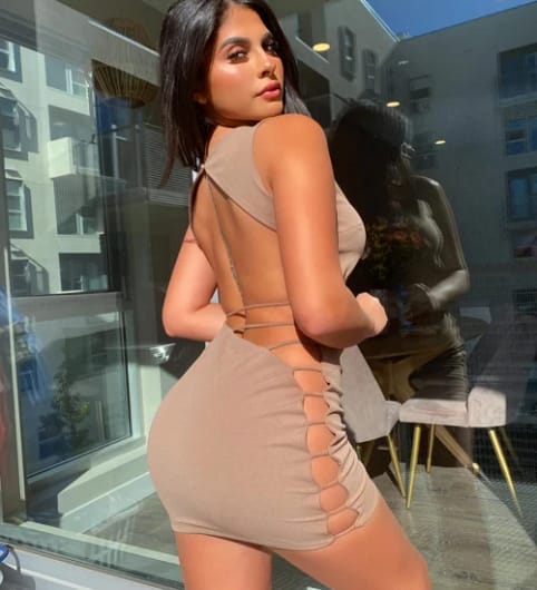 Safe and secure in hotel room with Chhatarpur escorts service 24*7